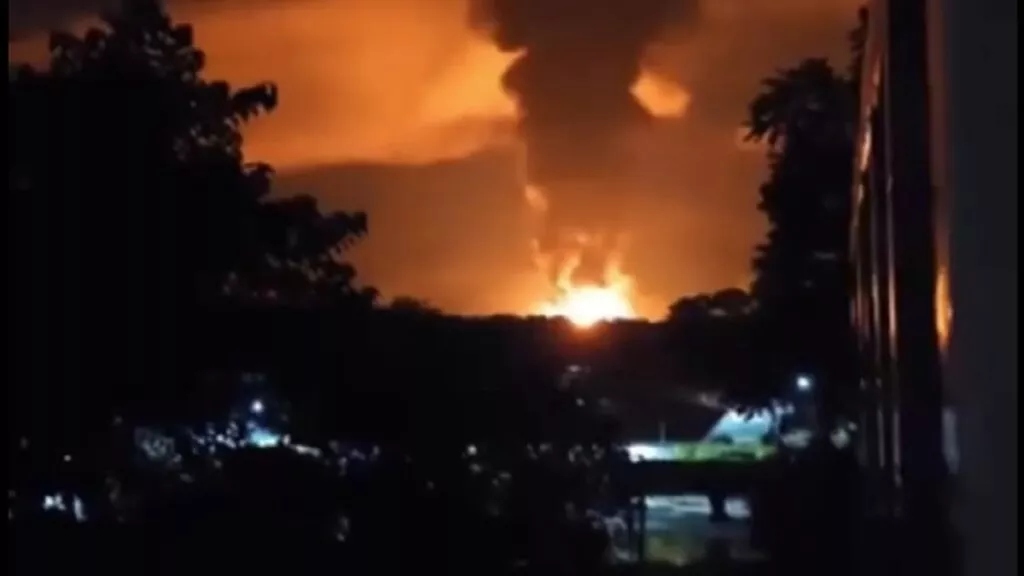 Reportan incendio en ductos de PEMEX en Puebla
