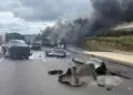 Explosión de pipa de diésel paraliza la autopista México–Puebla Explosión de pipa de diésel paraliza la autopista México–Puebla
