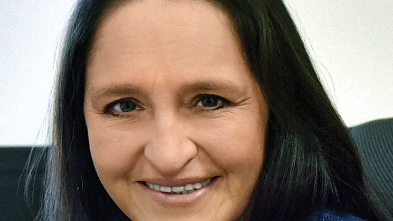 “Me ha tocado ser la única mujer en la mesa”: Claudia Esteves