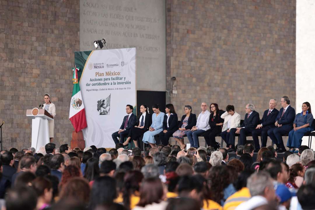 Firma Presidencia decretos para facilitar y dar certidumbre a la inversión