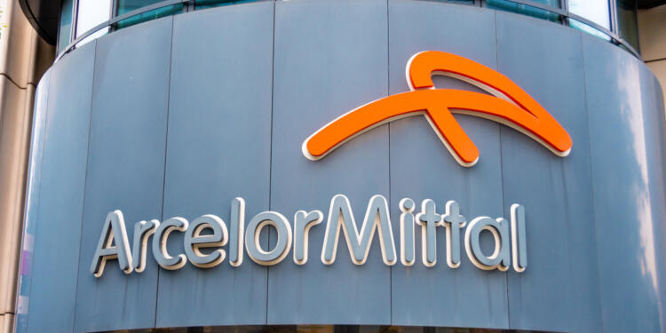 ArcelorMittal impulsa red femenina con Mujeres de Acero