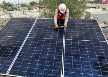 CFE impulsa 5 mil techos solares en Baja California