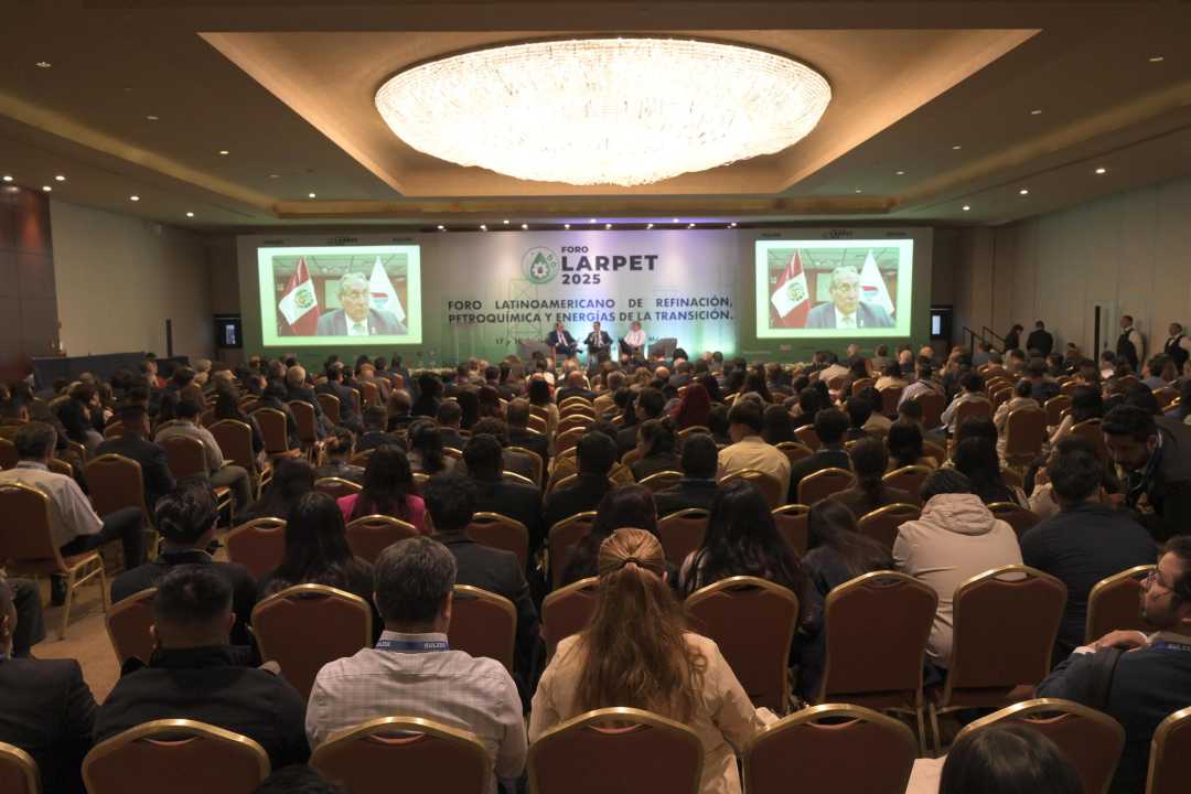 Foro Larpert 2026 abre diálogo sobre refinación y transición