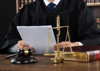 Justicia de EU golpea esquema de sobornos en Pemex y Ecuador