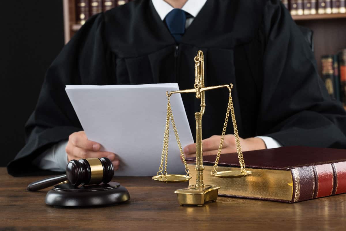 Justicia de EU golpea esquema de sobornos en Pemex y Ecuador