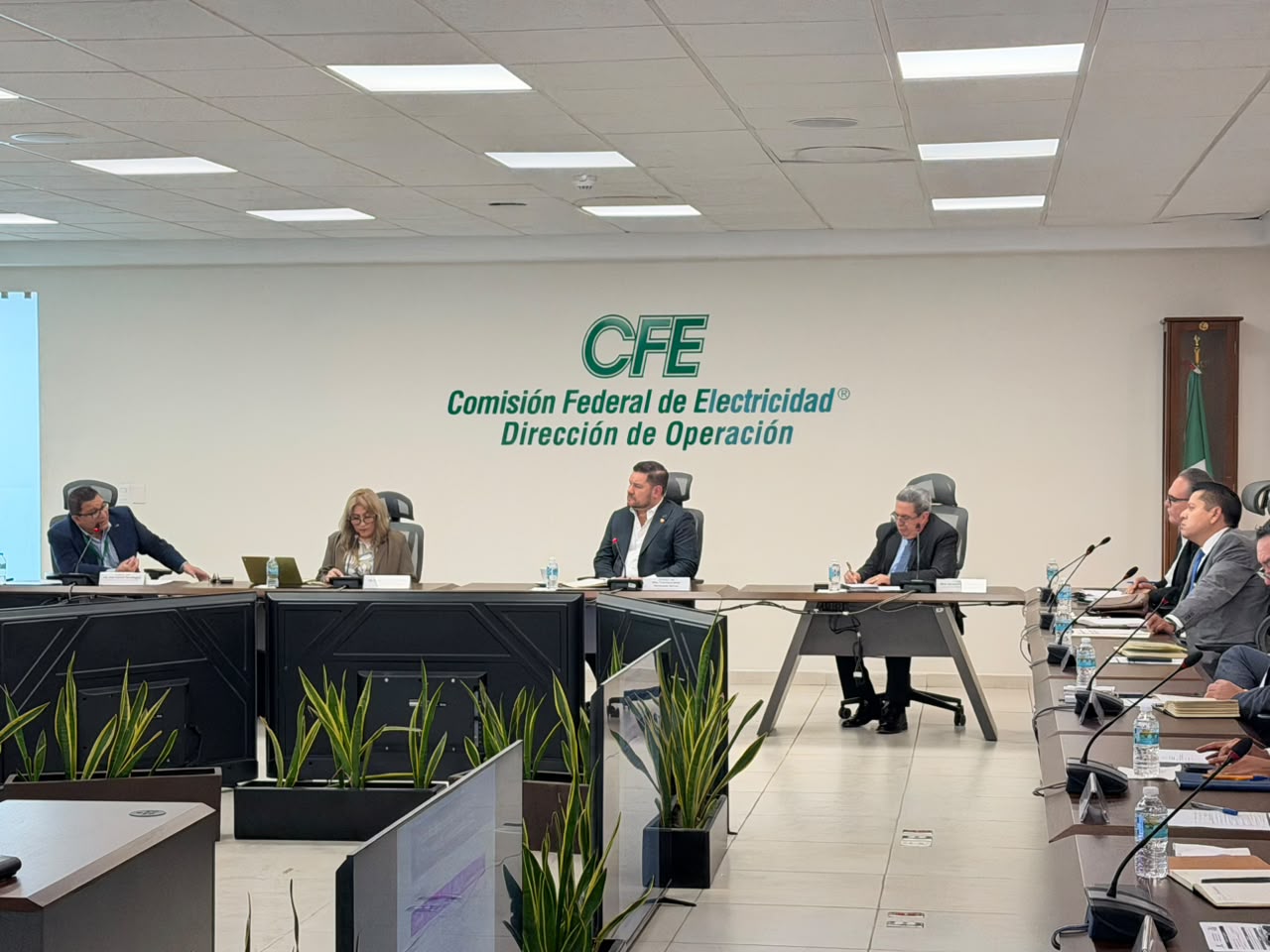 CFE prepara respuesta a demanda de 1,705 MW de data centers