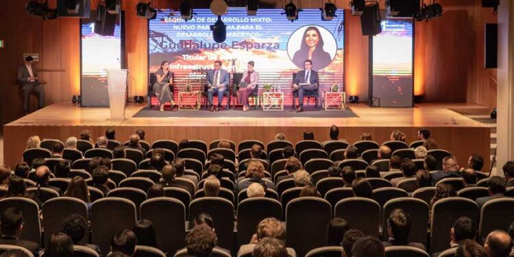 CFE reúne a inversionistas para su expansión eléctrica